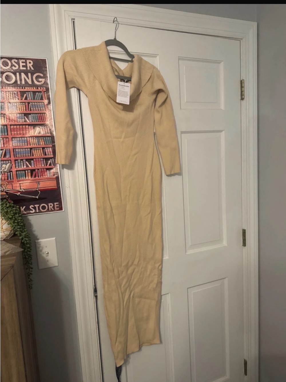 Fitted Cream Maxi Knit Dress with Long Sleeves